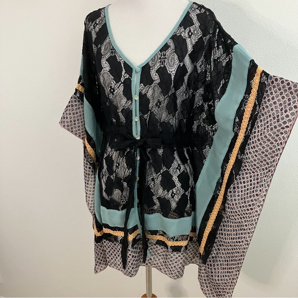 Ryu | Black Lace Shrug Top - Picture 14 of 14